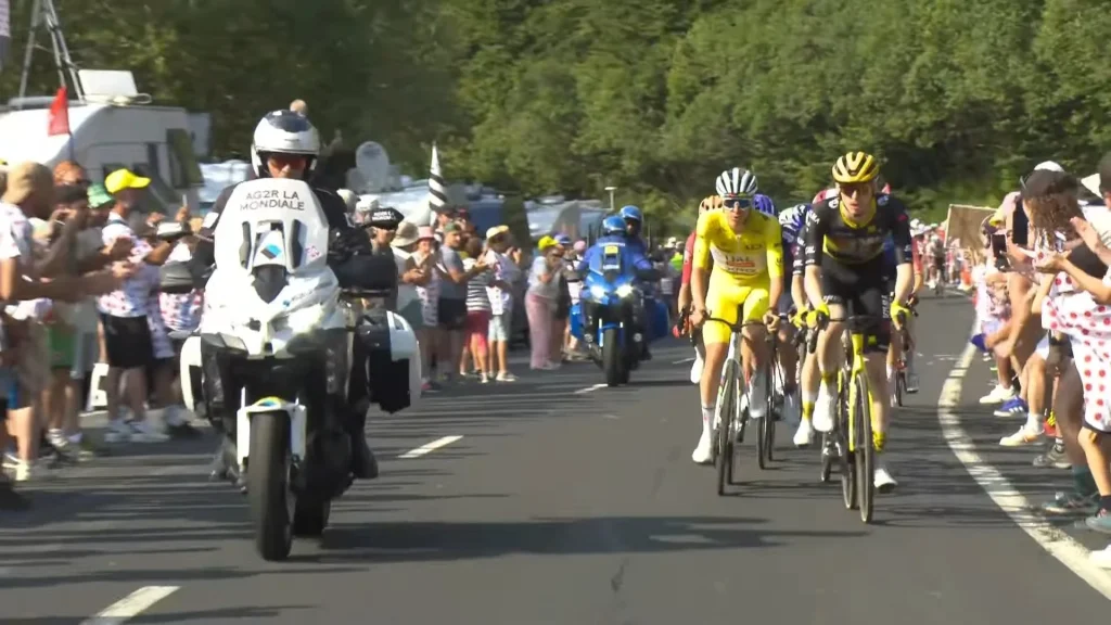Simon Yates Seizes Bastille Day Glory on Tour de France Stage 10’s Mountain Showdown 3 Last Km - Stage 10 - Tour de France 2025 3