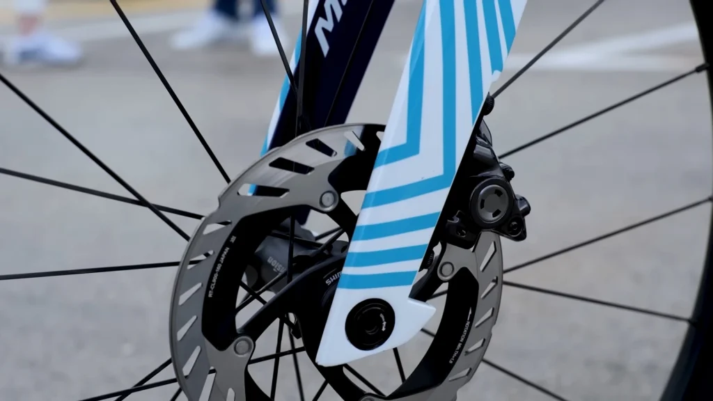 Team Bahrain - Victorious Tour de France 2025: Squad, Strategy & Predictions 6 Team-Bahrain-Victorious-Merida-Reacto-Bike-2025-Groupset