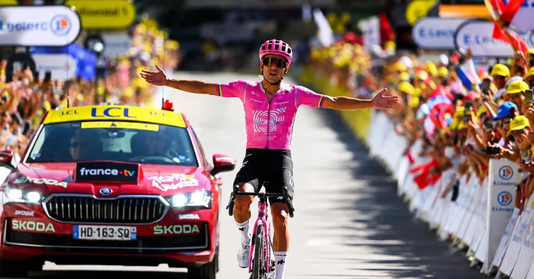 tour-de-france-stage-18-richard-carapaz-breaks-away-and-claim-a-solo-victory